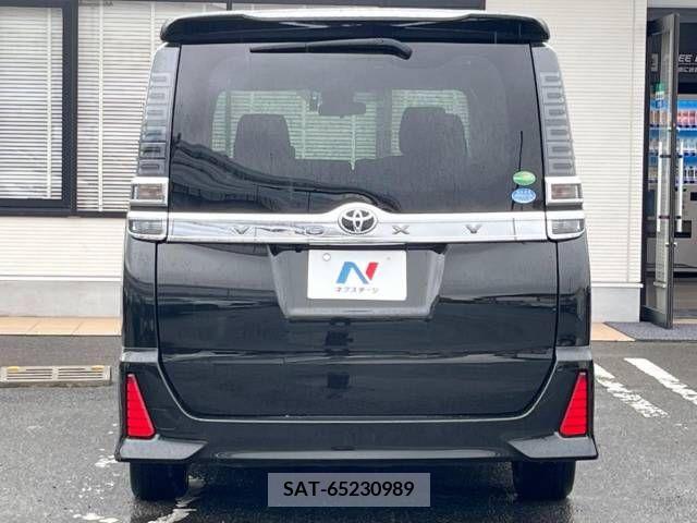Toyota VOXY 2018-07 288878-16