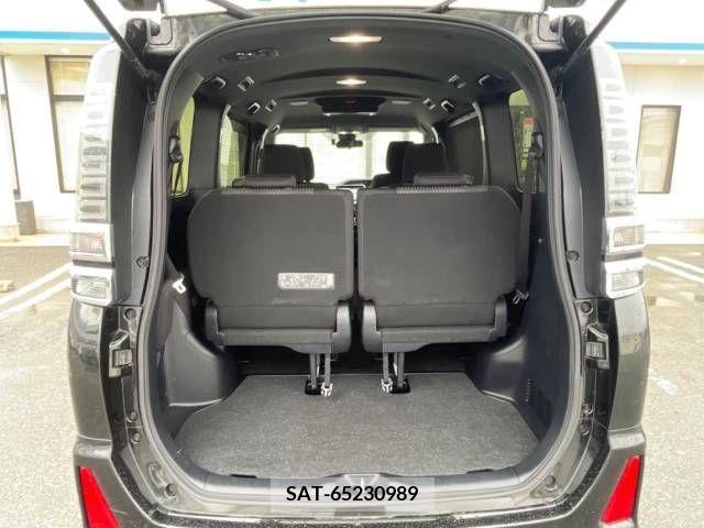 Toyota VOXY 2018-07 288878-11