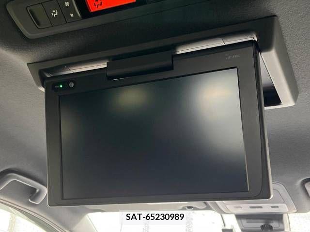 Toyota VOXY 2018-07 288878-4