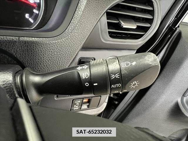 Toyota NOAH 2015-07 376290-27