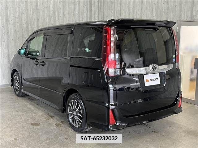Toyota NOAH 2015-07 376290-12