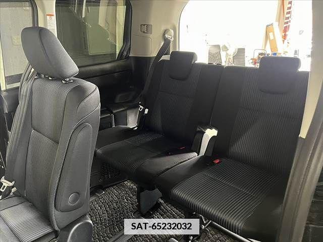 Toyota NOAH 2015-07 376290-24