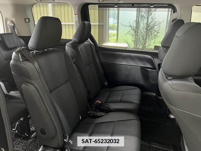 Toyota NOAH 2015-07 376290-22