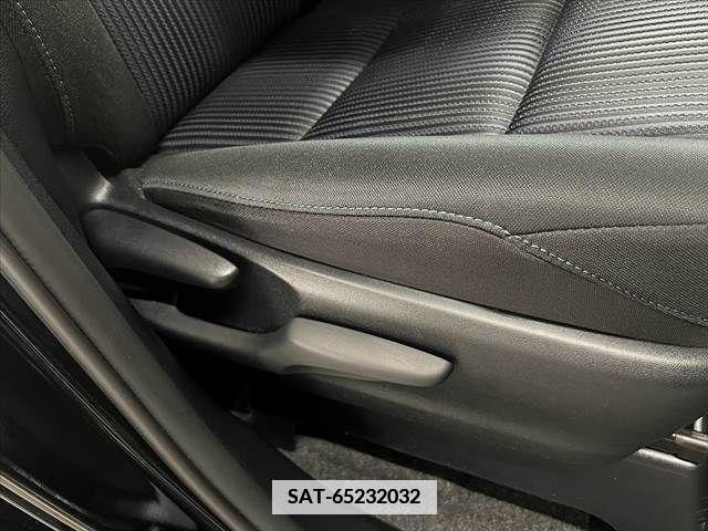 Toyota NOAH 2015-07 376290-29