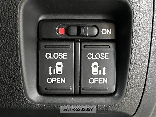 Honda N BOX CUSTOM 2017-05 306685-3