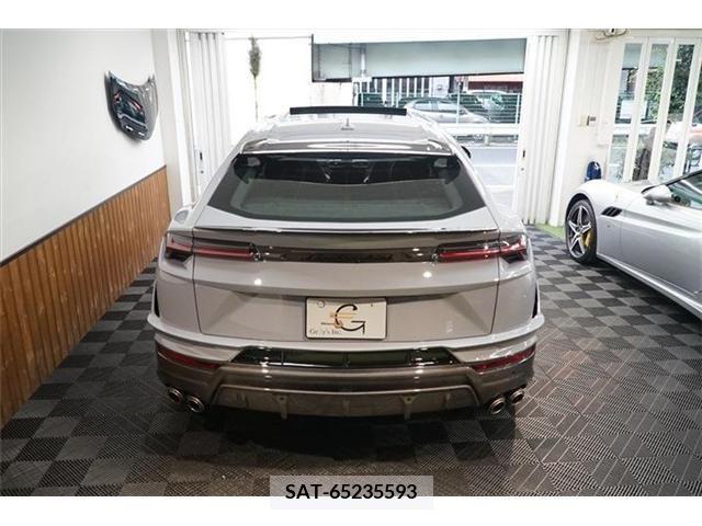 Lamborghini URUS 2024-03 274072-4