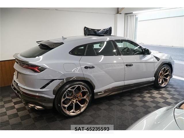 Lamborghini URUS 2024-03 274072-1