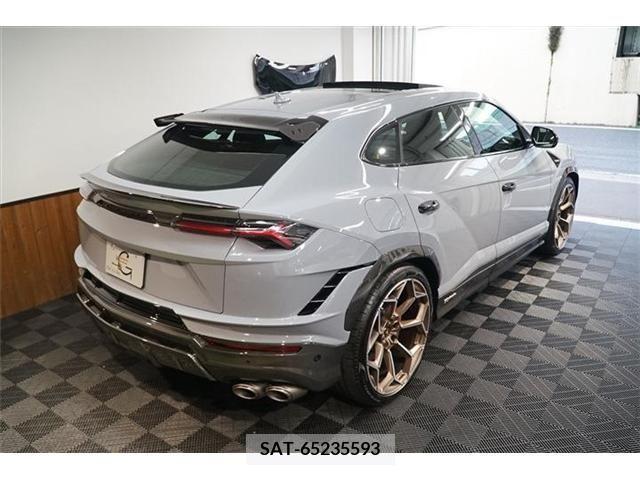 Lamborghini URUS 2024-03 274072-2