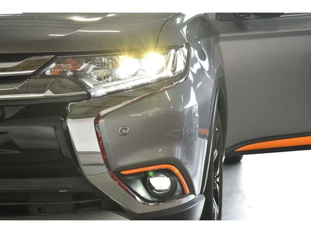 Mitsubishi OUTLANDER 2017-11 2462-11