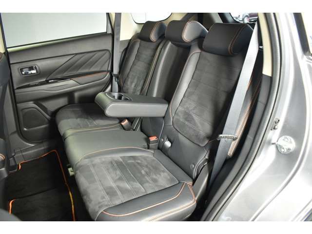 Mitsubishi OUTLANDER 2017-11 2462-4