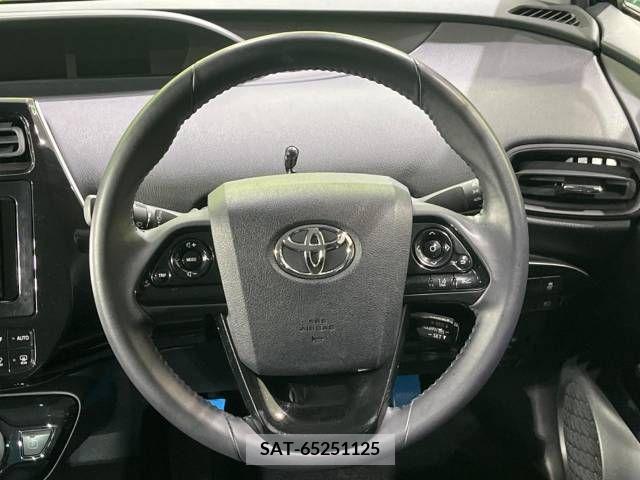 Toyota PRIUS 2019-08 221491-11
