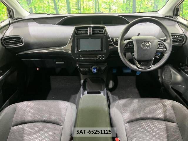 Toyota PRIUS 2019-08 221491-1