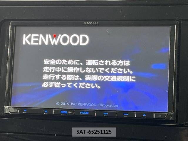 Toyota PRIUS 2019-08 221491-3