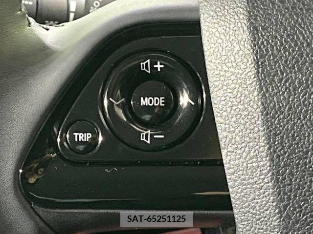 Toyota PRIUS 2019-08 221491-6