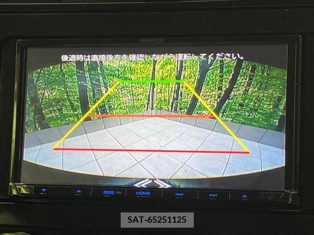 Toyota PRIUS 2019-08 221491-4