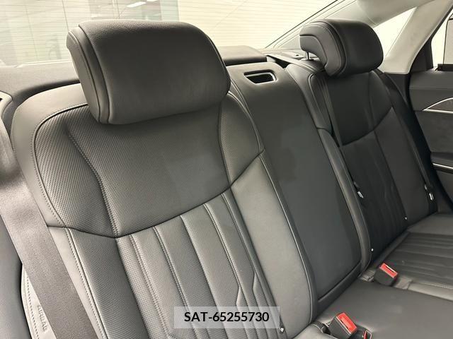 Audi A8 2022-12 208304-16
