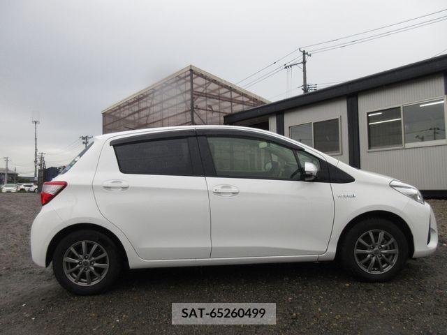 Toyota VITZ HYBRID 2019-03 328712-3