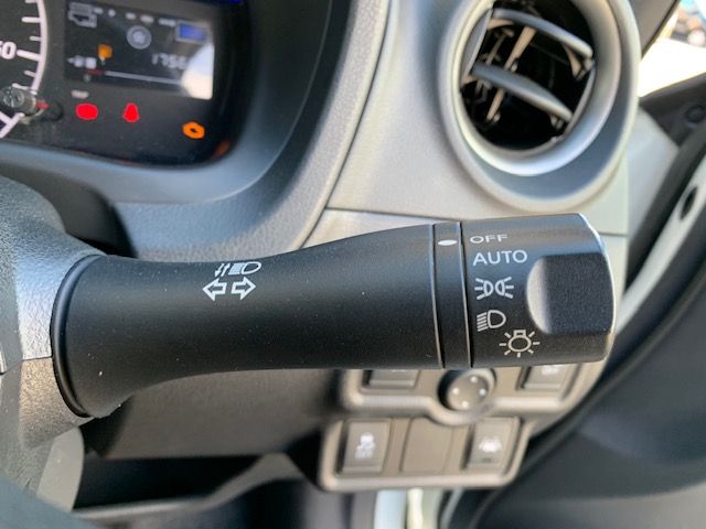 Nissan NOTE 2018-04 188254-24