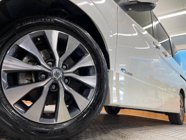 Nissan SERENA 2017-06 10987-13