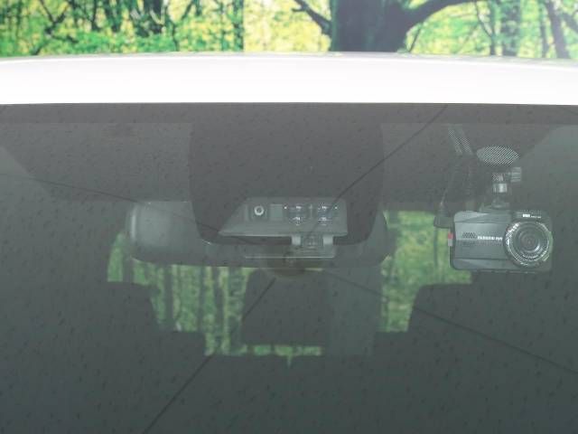 Toyota VOXY 2019-03 22729-3