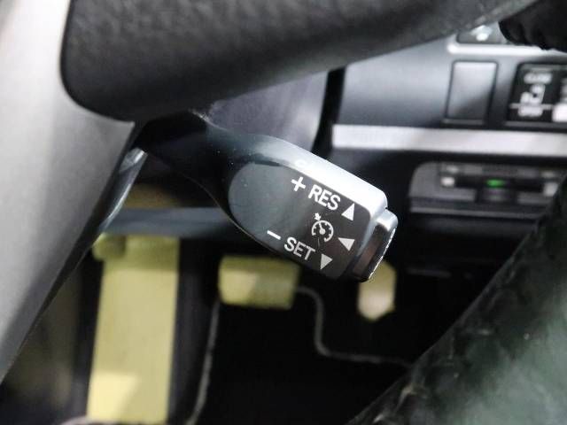 Toyota VOXY 2019-03 22729-6