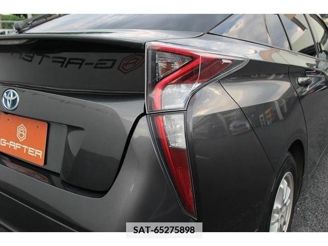 Toyota PRIUS 2016-07 351469-11
