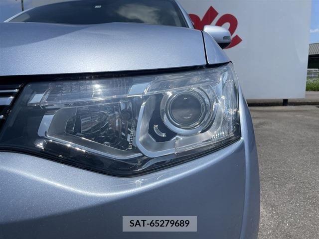 Mitsubishi OUTLANDER PHEV 2013-10 327853-21
