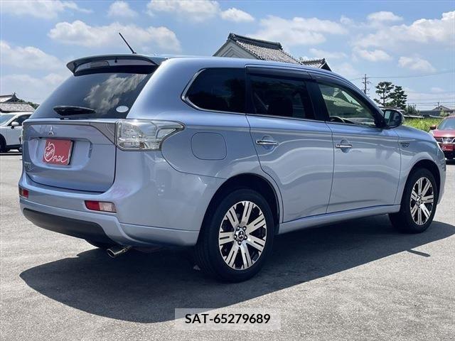 Mitsubishi OUTLANDER PHEV 2013-10 327853-17