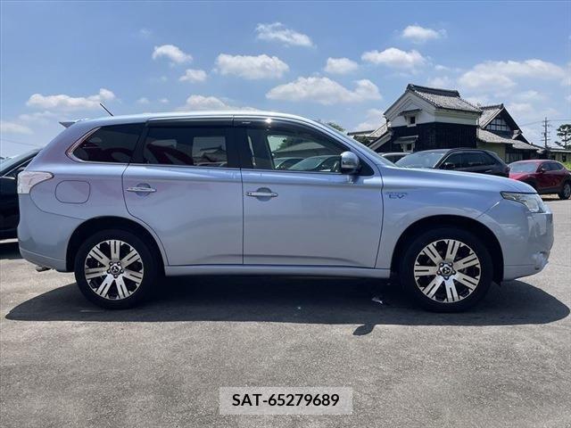 Mitsubishi OUTLANDER PHEV 2013-10 327853-16