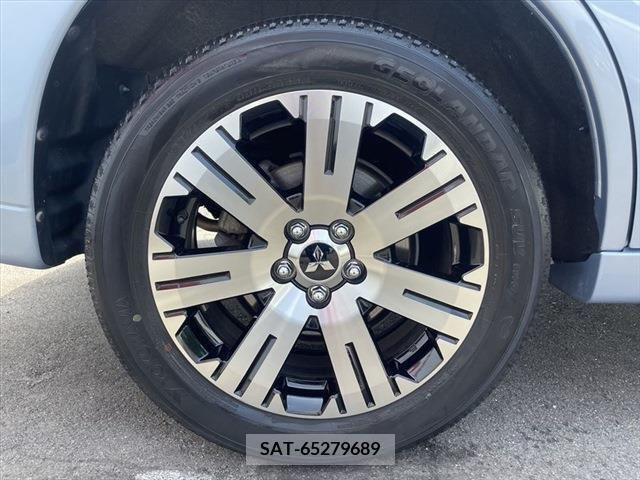 Mitsubishi OUTLANDER PHEV 2013-10 327853-27