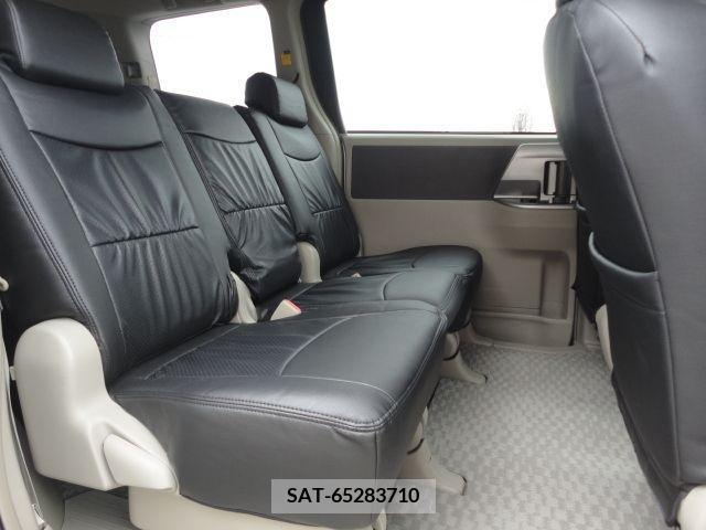Toyota NOAH 2008-07 372789-9