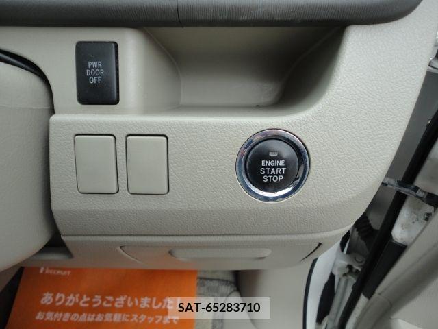 Toyota NOAH 2008-07 372789-6
