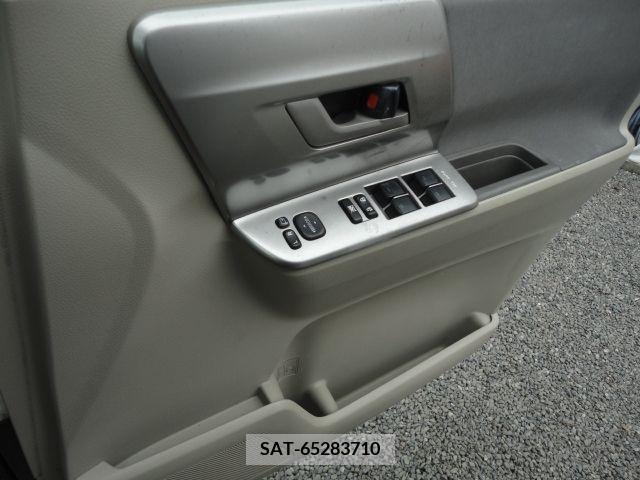 Toyota NOAH 2008-07 372789-27