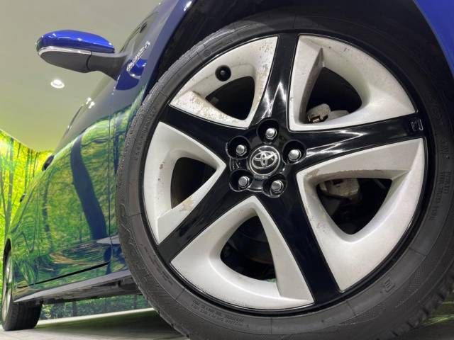Toyota PRIUS 2016-04 14729-13