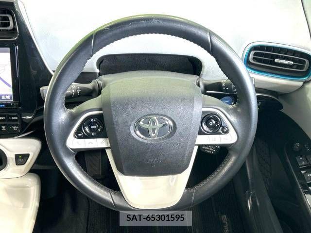Toyota PRIUS 2016-02 240951-11