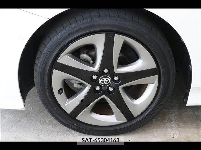 Toyota PRIUS 2019-05 366661-8