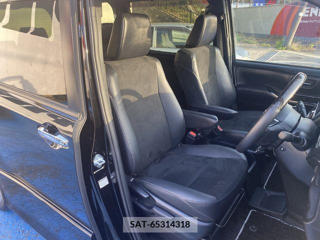 Toyota VOXY 2021-07 239962-12