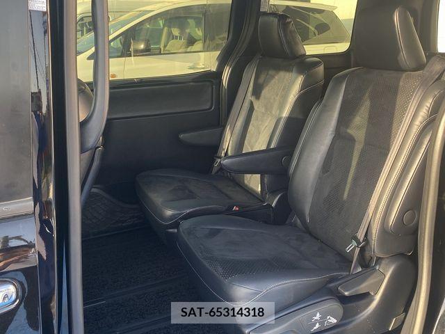 Toyota VOXY 2021-07 239962-14
