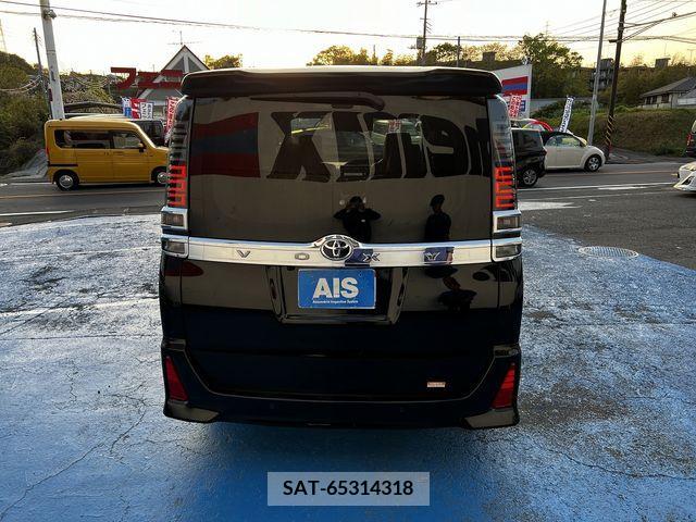 Toyota VOXY 2021-07 239962-4