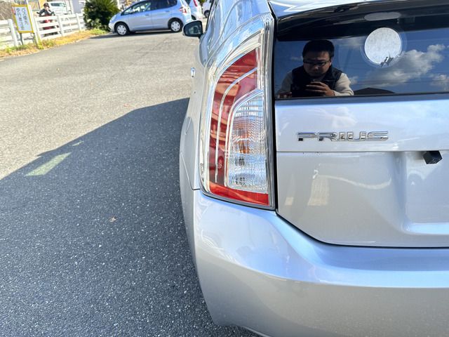 Toyota PRIUS 2014-01 28574-14