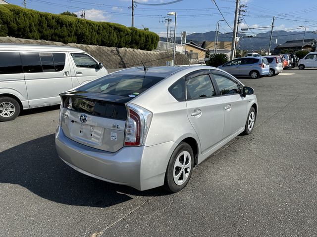 Toyota PRIUS 2014-01 28574-4