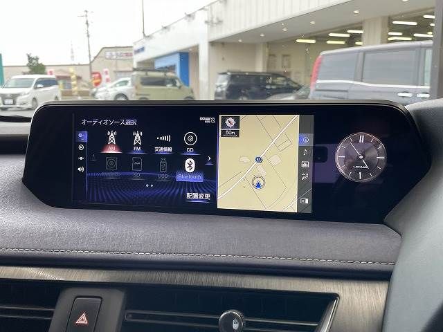 Lexus UX 2018-11 22609-2
