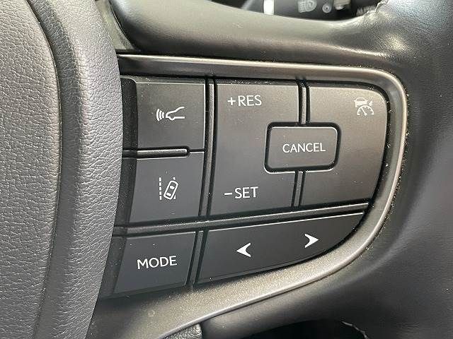 Lexus UX 2018-11 22609-6