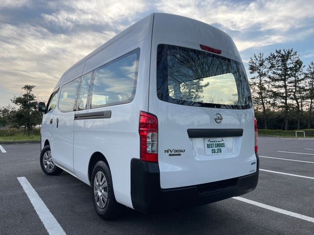 Nissan NV350 Caravan 2015-03 1941-4
