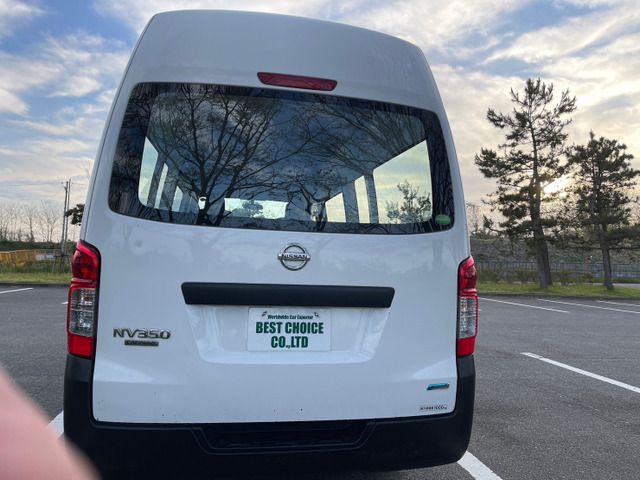 Nissan NV350 Caravan 2015-03 1941-6