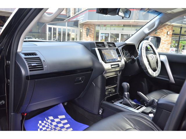 Toyota PRADO 2022-04 13613-12