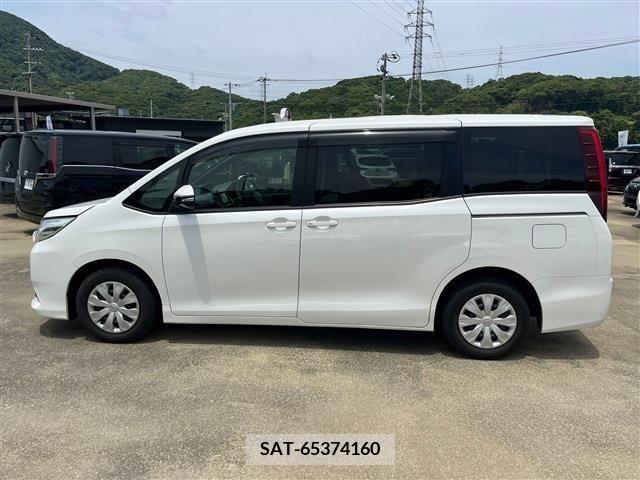 Toyota NOAH 2016-02 280383-11