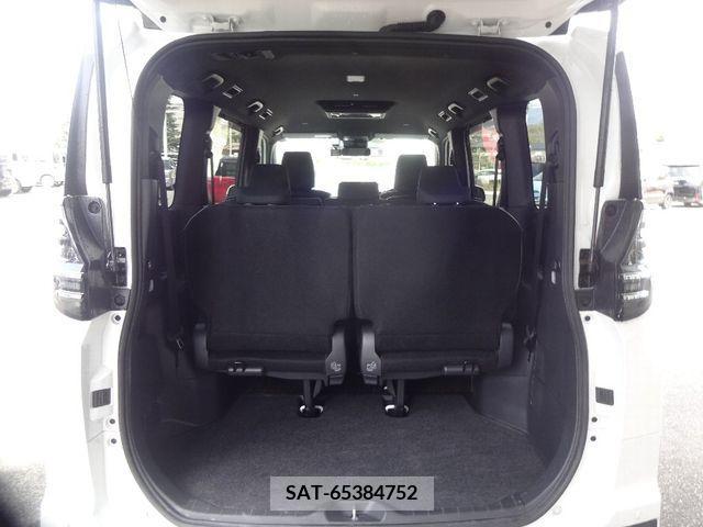 Toyota VOXY 2023-08 237436-5