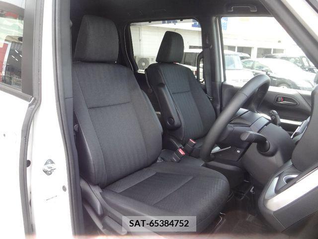 Toyota VOXY 2023-08 237436-6