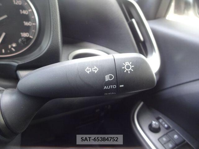 Toyota VOXY 2023-08 237436-17